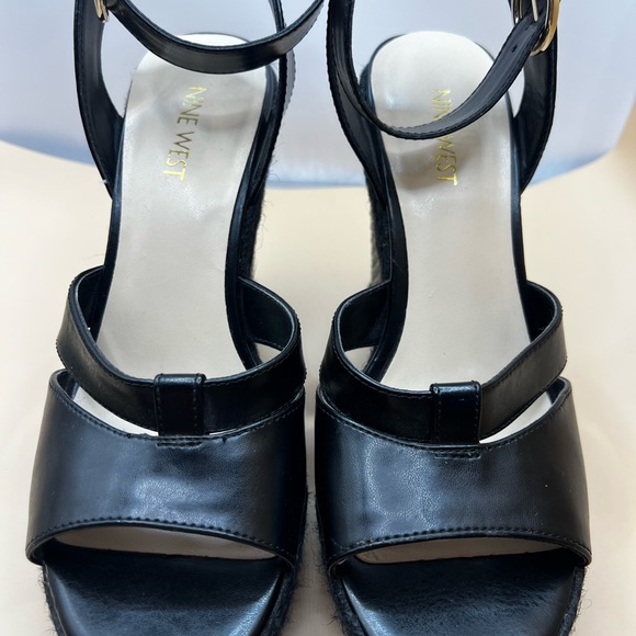 Super cute Nine West wedge - Picture 3 of 6